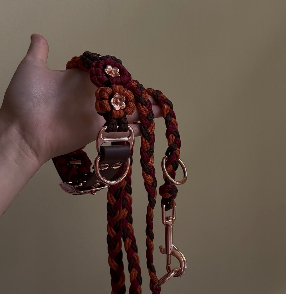 Set: Blumen Halsband + Paracord Leine